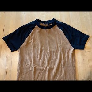 ASOS Design men’s two tone black and gold stretchy short sleeve shirt size M EUC